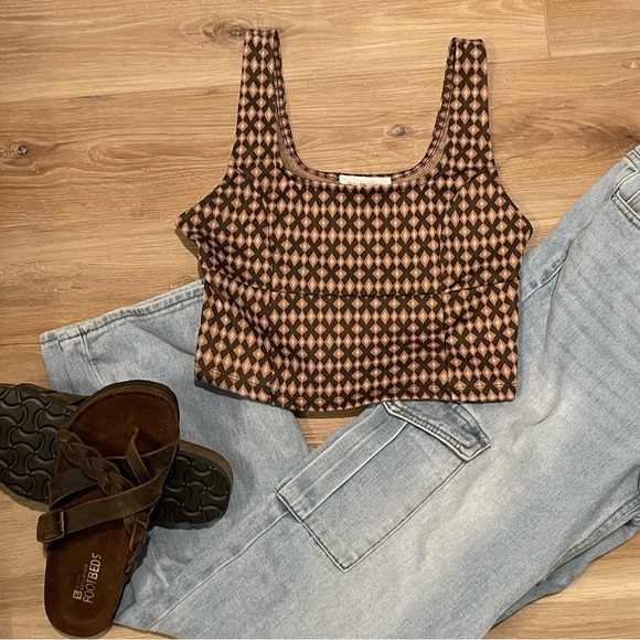 Brown fitted & cropped tank* stretches* dress up or casual * medium - Picture 1 of 4